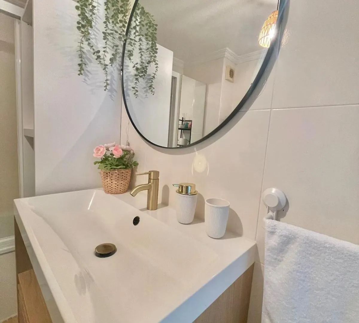Modern Studio With Ocean Views 토레델마르 아파트